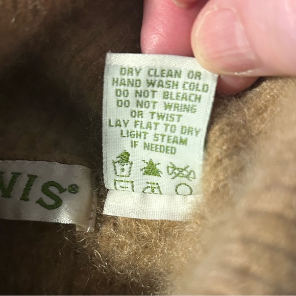 Orvis Girl’s Cashmere Tan Turtleneck Sweater - Large - Picture 9 of 9